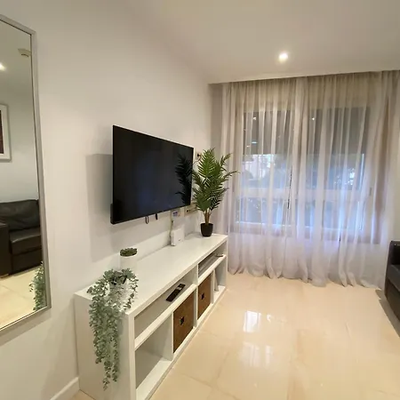 Sol Y Agua En Fuengirola, Boliches Apartamento *